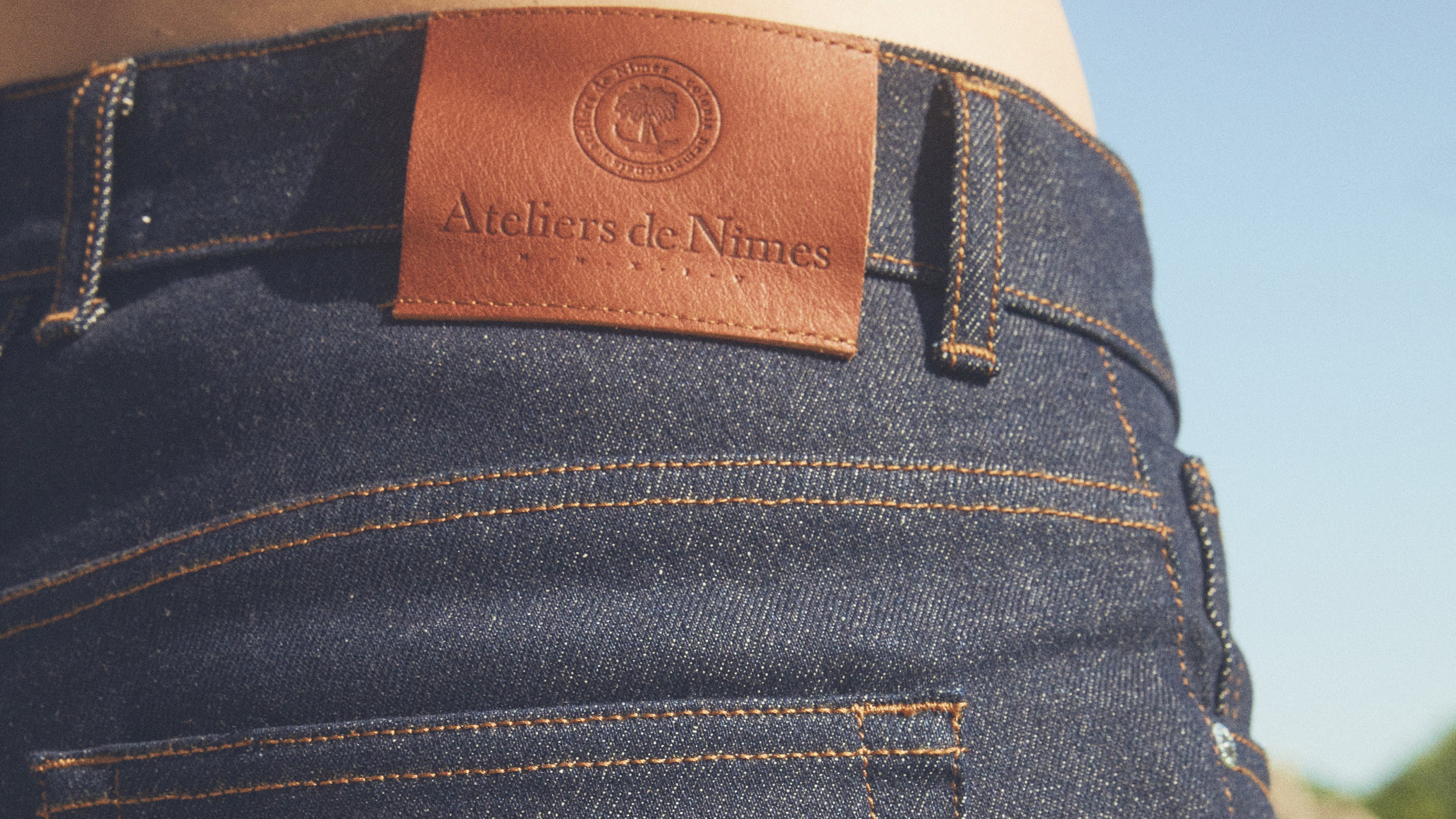 Détail étiquette cuir Ateliers de Nîmes